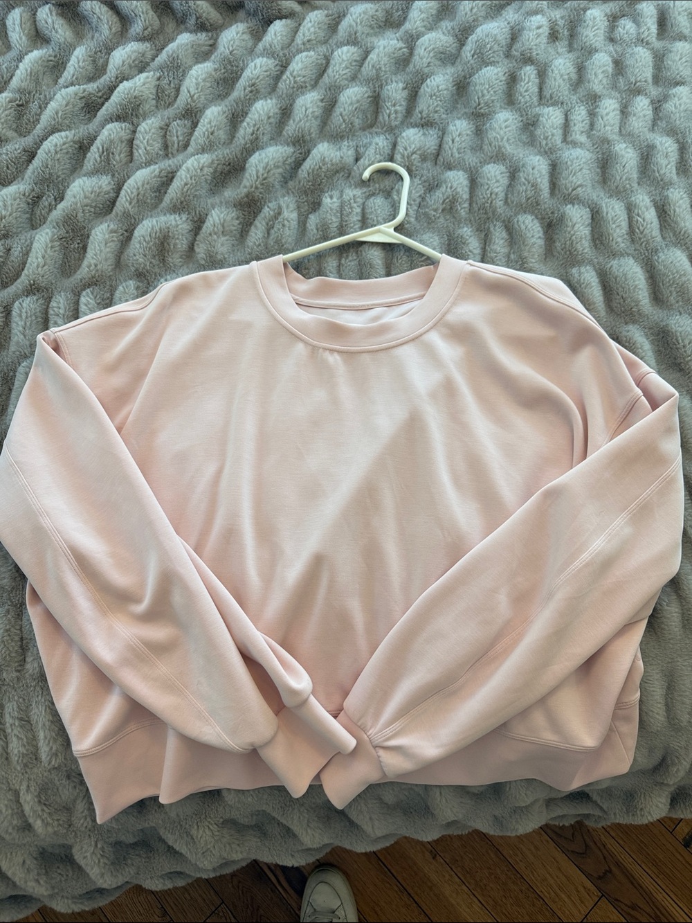 lululemon athletica Pale Pink neoprene crewneck